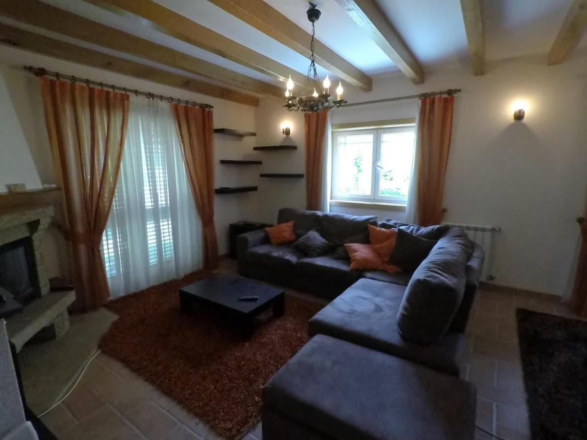 Valadas Guest House Canedo  Εξωτερικό φωτογραφία